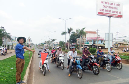 Chào mừng 82 năm ngày Thành lập Đoàn TNCS Hồ Chí Minh và Tháng thanh niên 2013 Chào mừng 82 năm ngày Thành lập Đoàn TNCS Hồ Chí Minh và Tháng thanh niên 2013