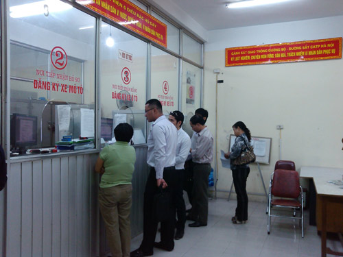 Sang tên đổi chủ xe trong hai ngày Sang tên đổi chủ xe trong hai ngày