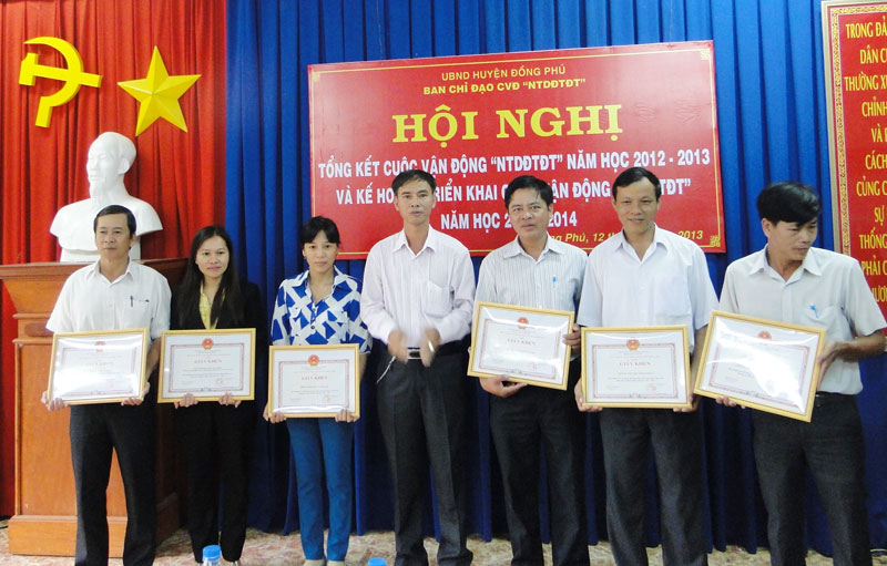 Đồng Phú huy động tối đa học sinh đúng độ tuổi đến trường Đồng Phú huy động tối đa học sinh đúng độ tuổi đến trường