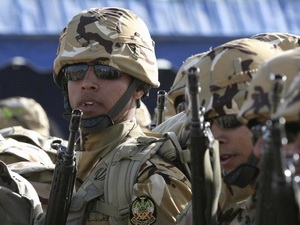 Iran đưa ra giới thiệu nhiều loại vũ khí và khí tài mới Iran đưa ra giới thiệu nhiều loại vũ khí và khí tài mới
