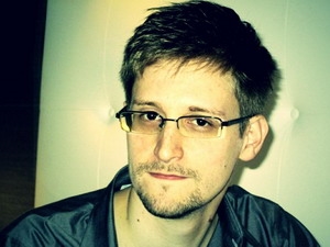 Ecuador cấp giấy "quá cảnh an toàn" cho Snowden Ecuador cấp giấy "quá cảnh an toàn" cho Snowden