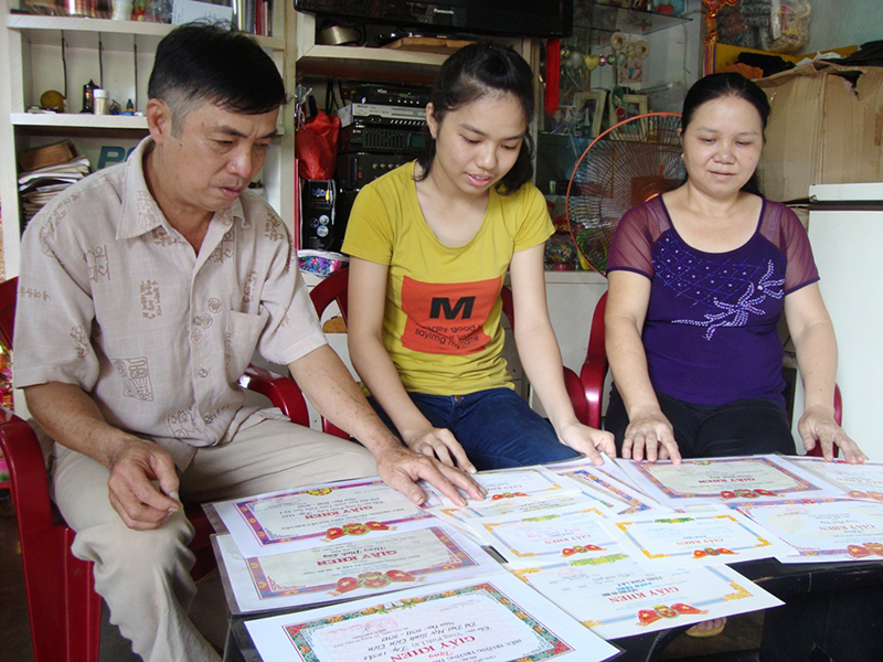 Nghèo vật chất, quyết không nghèo chữ Nghèo vật chất, quyết không nghèo chữ