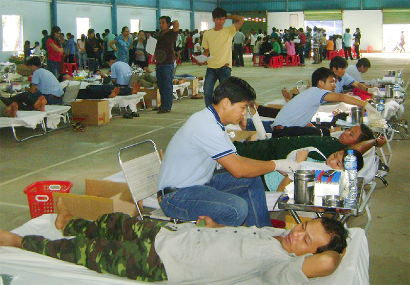 Nhân kỷ niệm ngày Thế giới tôn vinh người hiến máu (14-6) Nhân kỷ niệm ngày Thế giới tôn vinh người hiến máu (14-6)