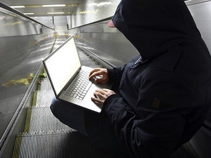 Mỹ bắt nhóm hacker trộm 15 triệu USD qua thẻ ATM Mỹ bắt nhóm hacker trộm 15 triệu USD qua thẻ ATM