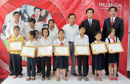 Prudential khám sức khỏe và tri ân khách hàng tại 2 thị xã Phước Long, Bình Long Prudential khám sức khỏe và tri ân khách hàng tại 2 thị xã Phước Long, Bình Long