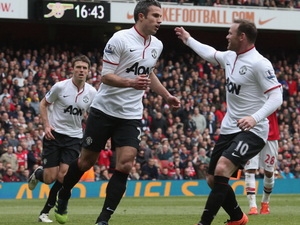 Van Persie lập công giúp M.U thoát thua Arsenal Van Persie lập công giúp M.U thoát thua Arsenal
