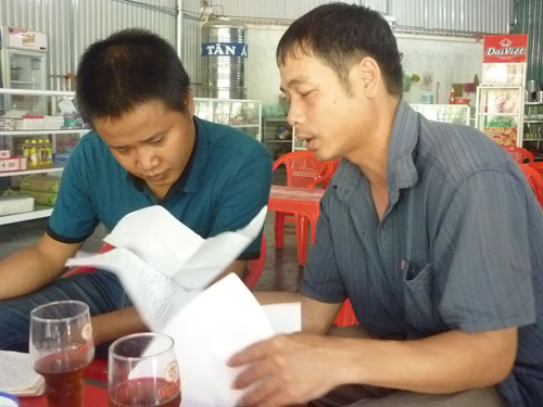 Vụ chủ nợ 'cắm trại' trong trường để đòi tiền hiệu phó: 18 người cho vay gần 300 tỷ đồng Vụ chủ nợ 'cắm trại' trong trường để đòi tiền hiệu phó: 18 người cho vay gần 300 tỷ đồng