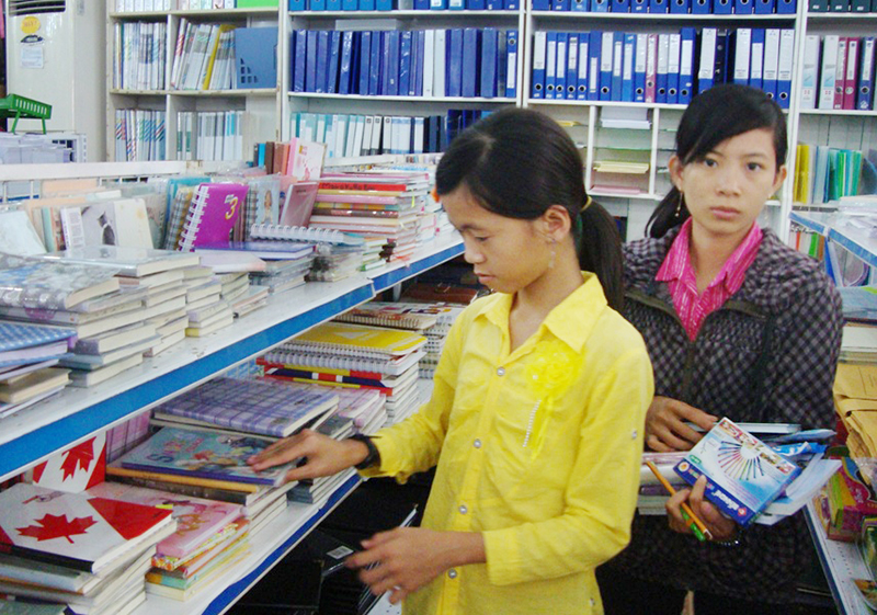 Giảm giá tập, sách, đồ dùng học sinh trong dịp hè