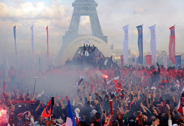 Lễ ăn mừng của PSG biến thành cuộc bạo động