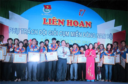 Tuyên dương 210 tổng phụ trách Đội giỏi miền Đông Nam bộ