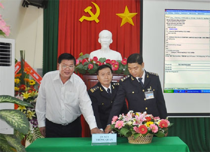 Thực hiện hải quan điện tử ở Chi cục Chơn Thành Thực hiện hải quan điện tử ở Chi cục Chơn Thành