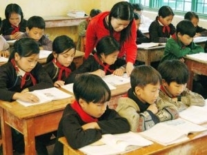 Tiếp bước hơn 800 sinh viên, học sinh đến trường Tiếp bước hơn 800 sinh viên, học sinh đến trường