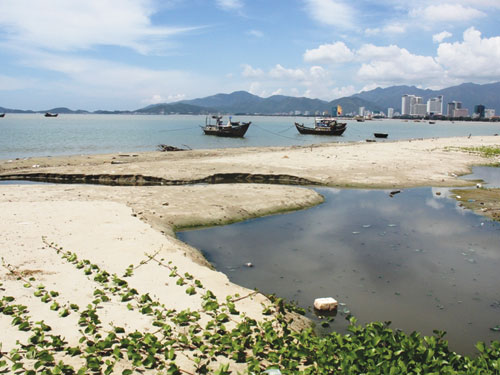 Phá nát vịnh Nha Trang - Kỳ 2: Môi trường biển bị tàn phá Phá nát vịnh Nha Trang - Kỳ 2: Môi trường biển bị tàn phá