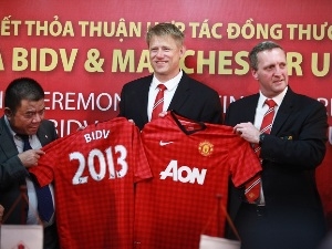 Visa BIDV - Manchester đem fan Việt "đến gần" với MU Visa BIDV - Manchester đem fan Việt "đến gần" với MU