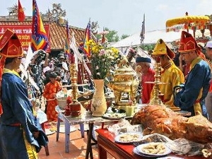 Lễ khao lề thế lính Hoàng Sa diễn ra vào cuối tháng 4 Lễ khao lề thế lính Hoàng Sa diễn ra vào cuối tháng 4