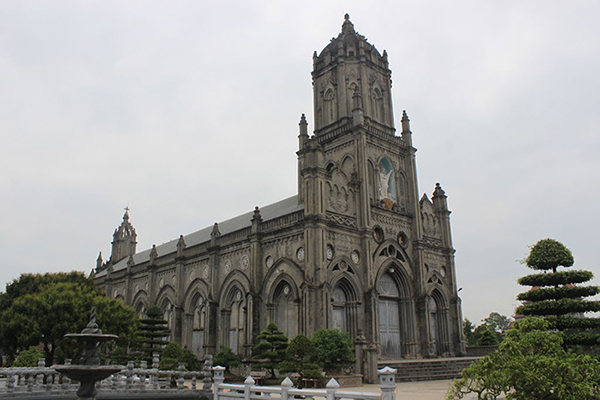 thuy20nhai20church20-20imgur22062014022426.jpg