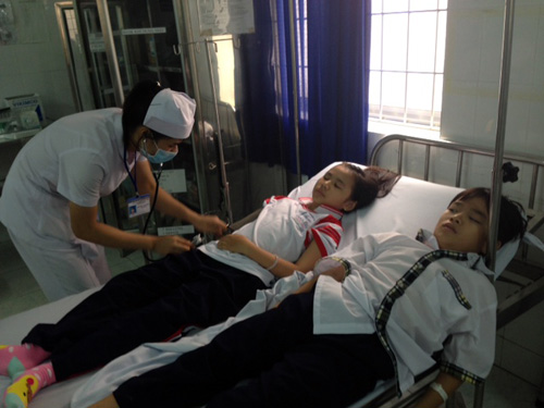 Chín học sinh vào viện cấp cứu sau khi tiêm vắc-xin sởi, rubella