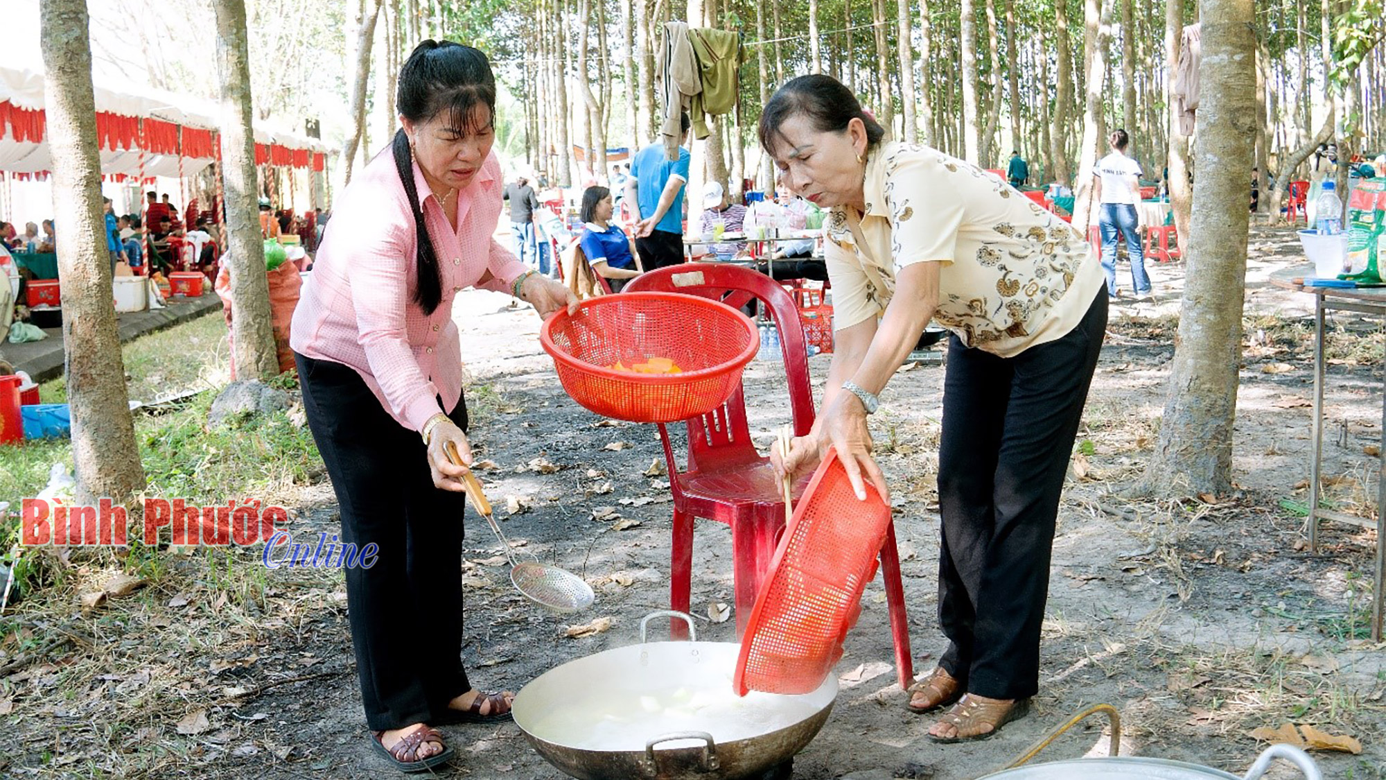 Tiếp sức tân binh ngày lên đường Tiếp sức tân binh ngày lên đường