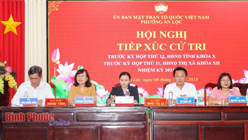 Cử tri phường An Lộc góp ý về thủ tục cấp tách khẩu, tách thửa
