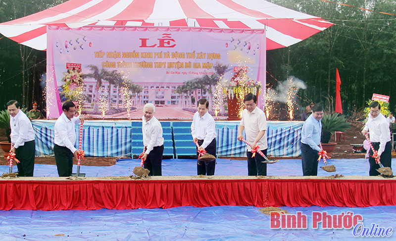 Tiếp nhận kinh phí và động thổ xây dựng Trường THPT Bù Gia Mập Tiếp nhận kinh phí và động thổ xây dựng Trường THPT Bù Gia Mập