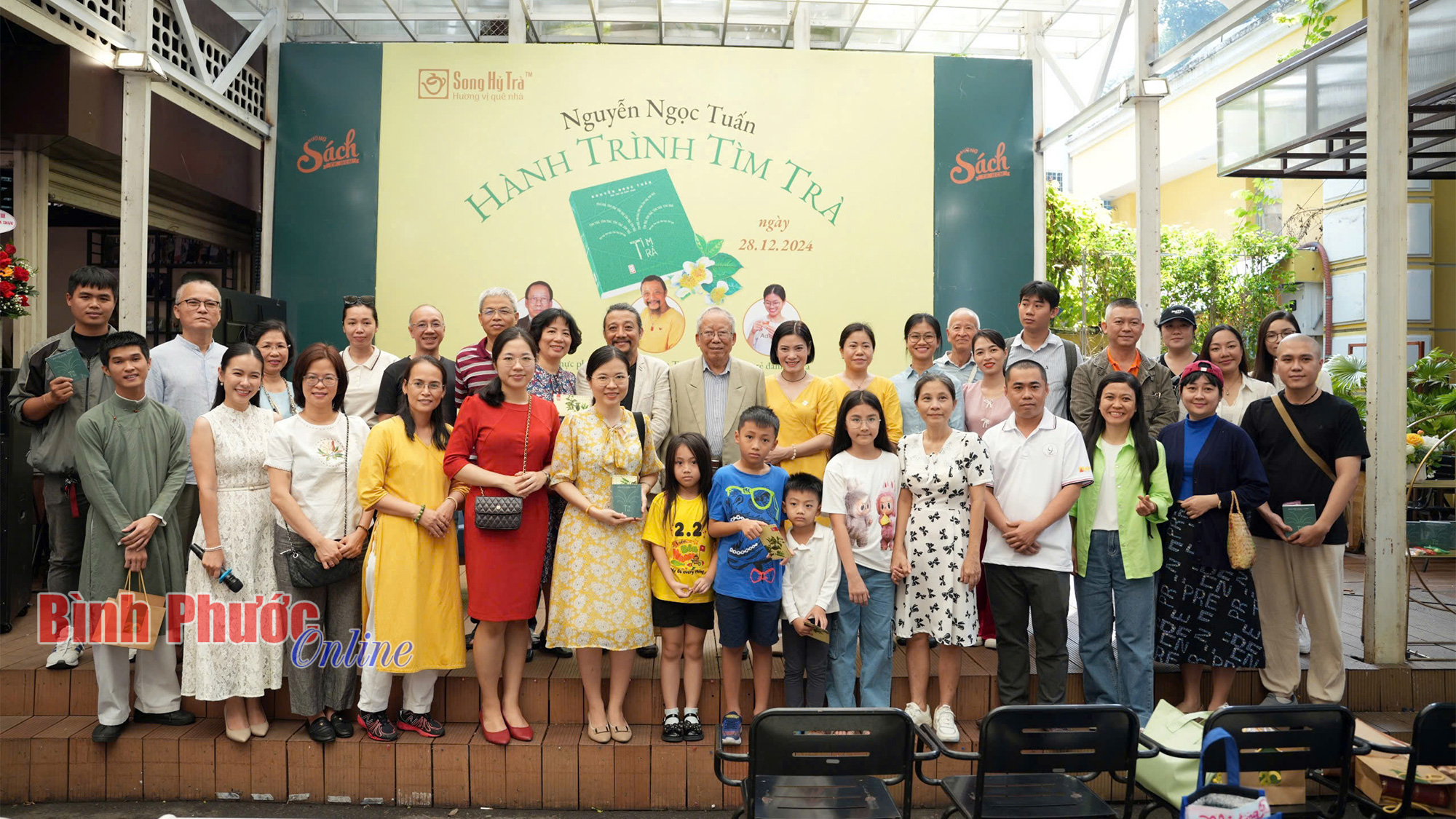 “Tìm trà” trên đường sách “Tìm trà” trên đường sách