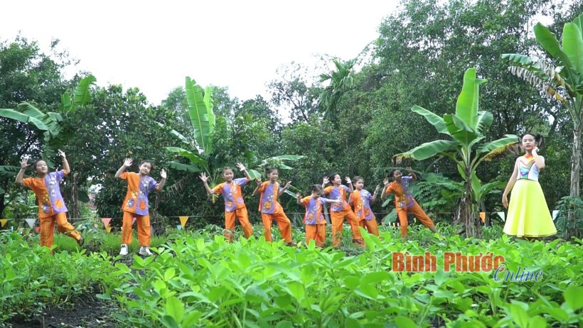 Tìm về khúc hát đồng dao
