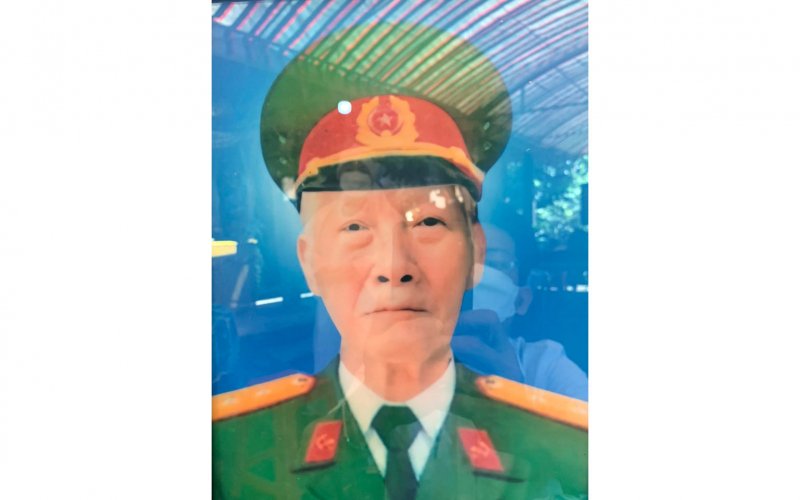 TIN BUỒN TIN BUỒN