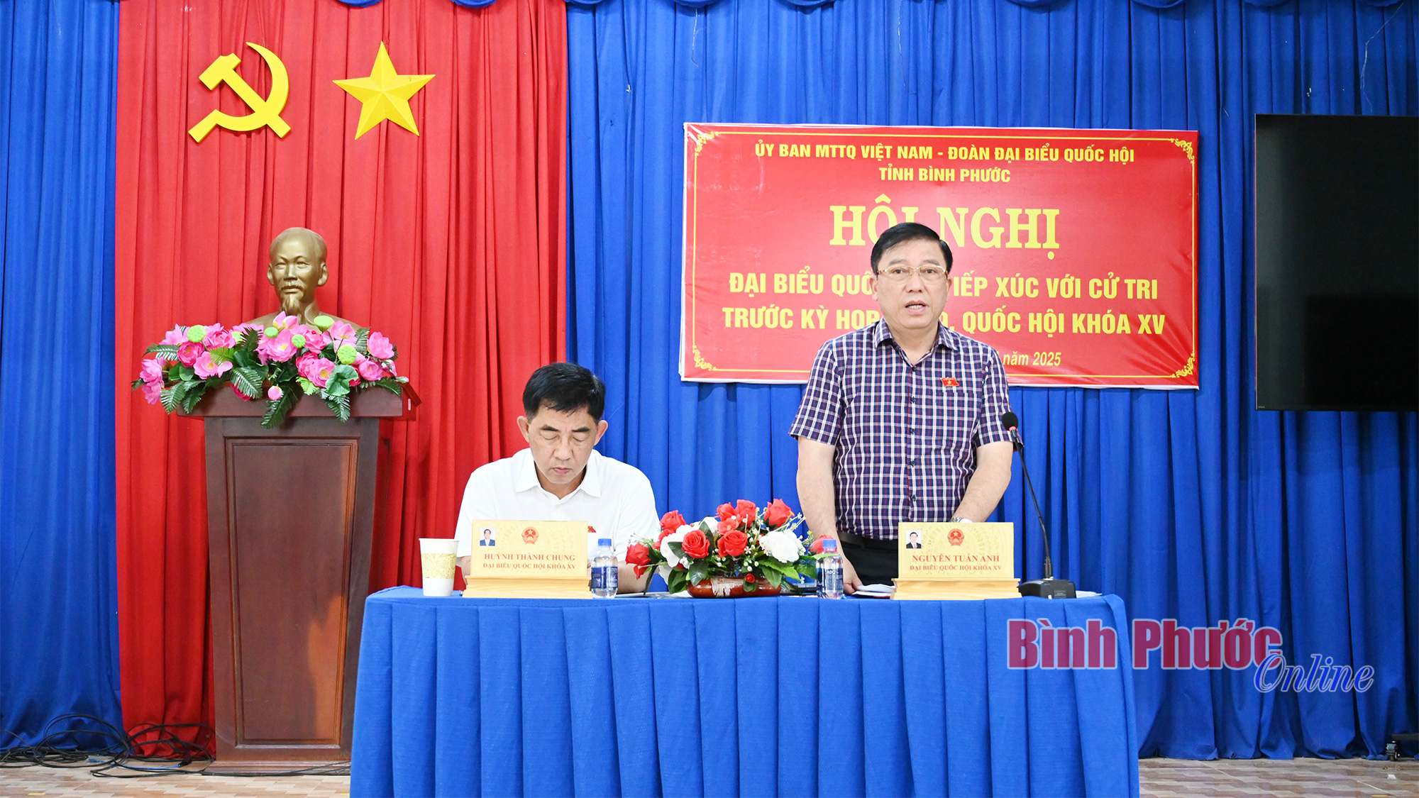 Đại biểu Quốc hội tỉnh tiếp xúc cử tri Phước Long, Lộc Ninh