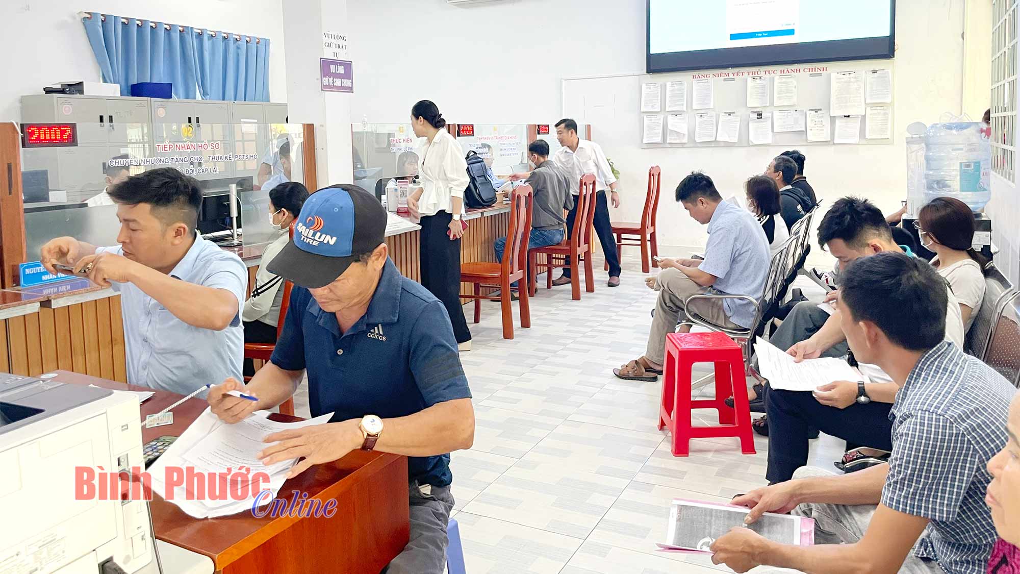 Tinh gọn bộ máy: Chạy nhanh hơn, xếp hàng nhanh hơn Tinh gọn bộ máy: Chạy nhanh hơn, xếp hàng nhanh hơn