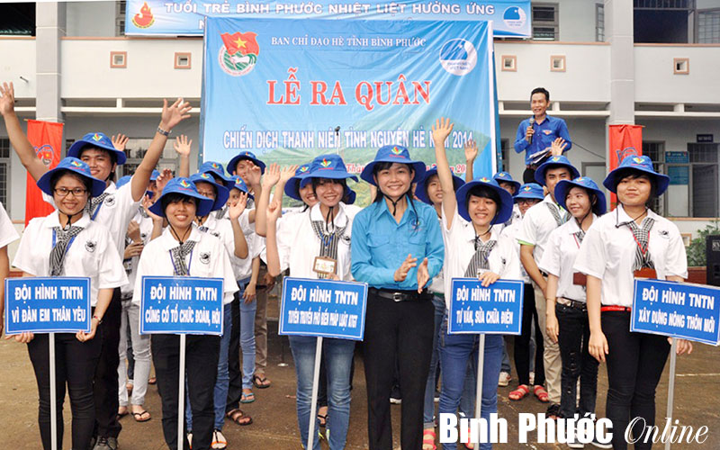 Thắm mãi màu áo xanh tình nguyện Thắm mãi màu áo xanh tình nguyện