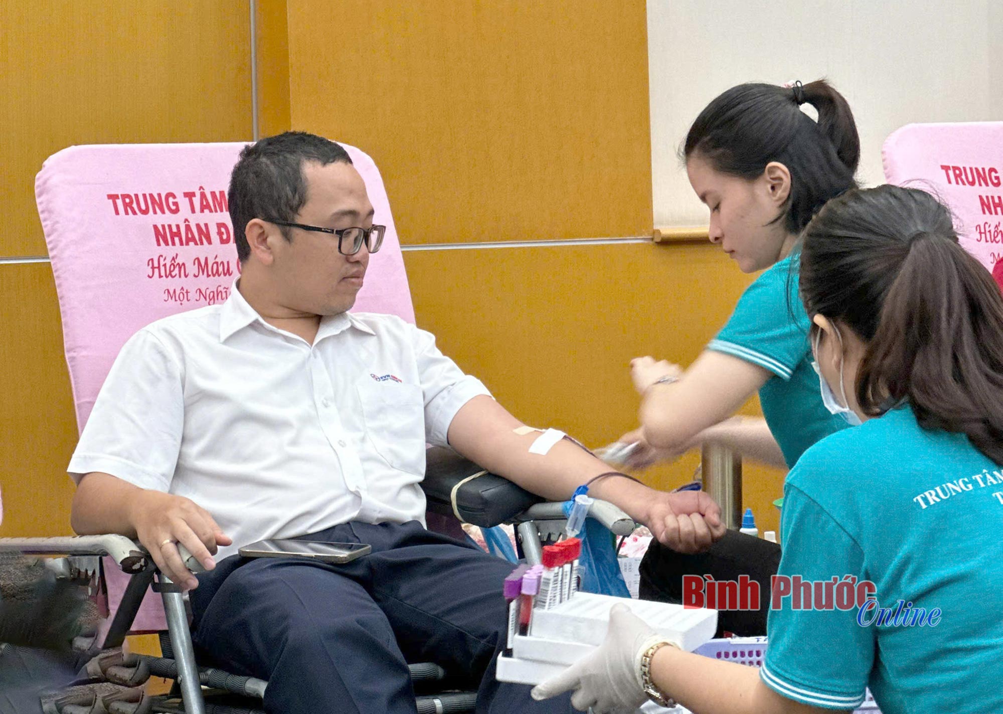 TMP hưởng ứng 'Tuần lễ hồng EVN lần thứ X' TMP hưởng ứng 'Tuần lễ hồng EVN lần thứ X'