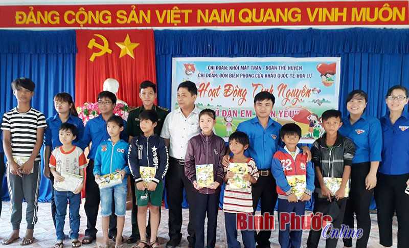 Hoạt động tình nguyện tại xã biên giới Lộc Hòa Hoạt động tình nguyện tại xã biên giới Lộc Hòa