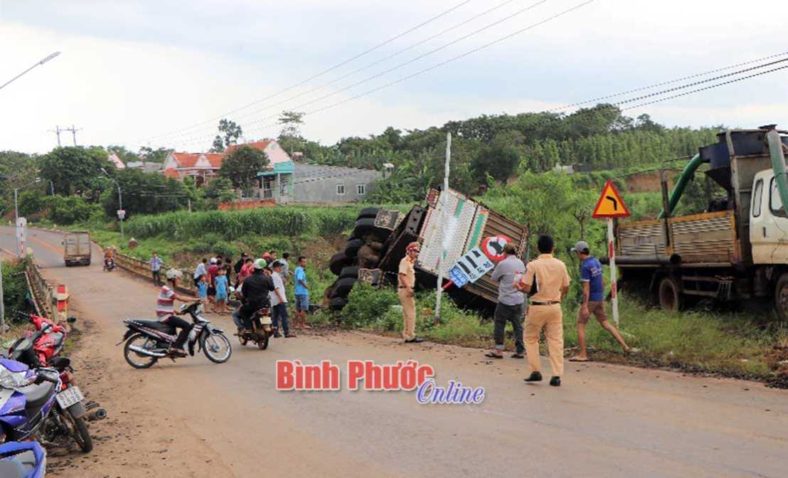 Một ngày 2 vụ tai nạn ô tô Một ngày 2 vụ tai nạn ô tô