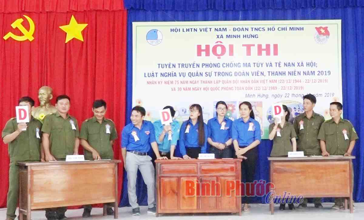 Hơn 200 đoàn viên, học sinh và công nhân được tuyên truyền pháp luật Hơn 200 đoàn viên, học sinh và công nhân được tuyên truyền pháp luật