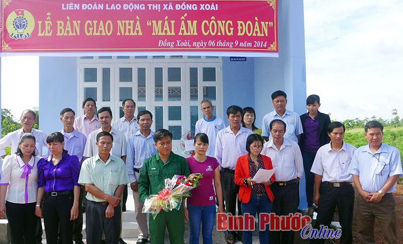 Tổ chức công đoàn vững mạnh - chỗ dựa vững chắc cho CNVC-LĐ Tổ chức công đoàn vững mạnh - chỗ dựa vững chắc cho CNVC-LĐ
