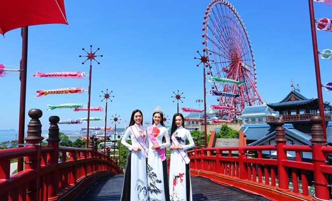 Top 3 Hoa hậu Việt Nam thướt tha áo dài trong Lễ hội Mặt Trời mọc