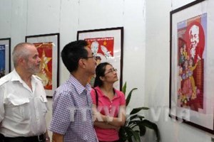 Hà Nội: Trưng bày tranh cổ động thời kỳ chống Pháp Hà Nội: Trưng bày tranh cổ động thời kỳ chống Pháp
