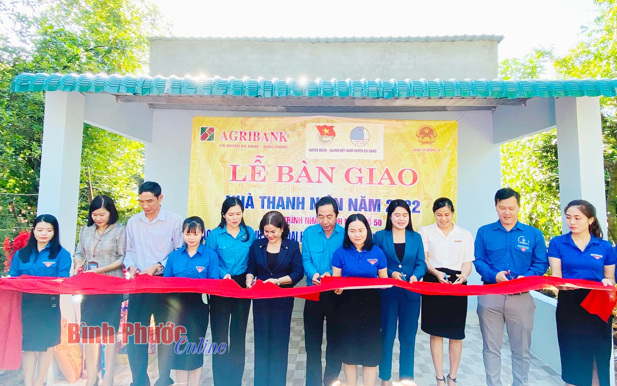 trao_nha_thanh_nien_5_12264112012023.jpg
