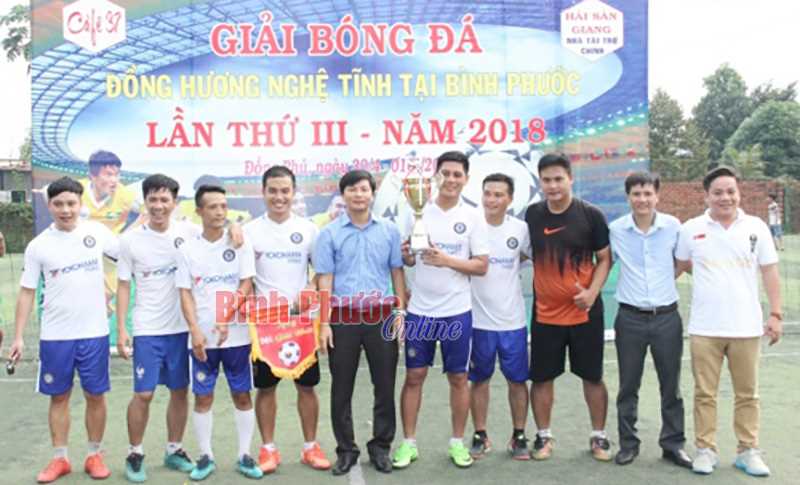 Giải bóng đá Nghệ Tĩnh tại Đồng Phú Giải bóng đá Nghệ Tĩnh tại Đồng Phú