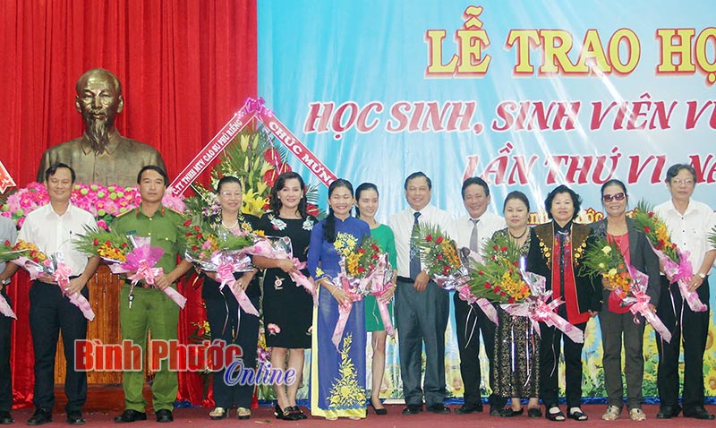 traohocbong125082017103908.jpg