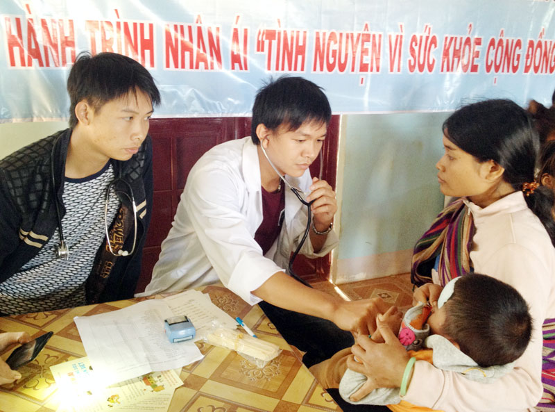 Trên 250 người được khám, chữa bệnh, phát thuốc miễn phí Trên 250 người được khám, chữa bệnh, phát thuốc miễn phí