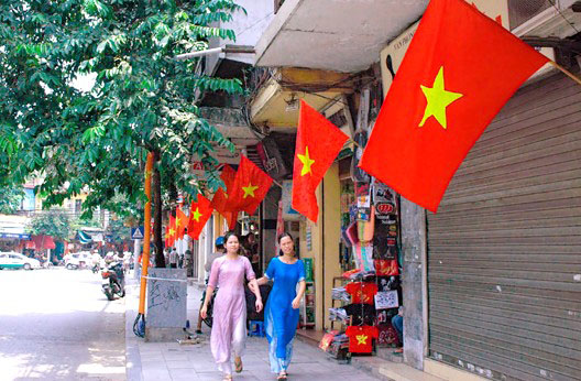 Thông báo treo cờ Tổ quốc và nghỉ lễ 30-4, 1-5 Thông báo treo cờ Tổ quốc và nghỉ lễ 30-4, 1-5