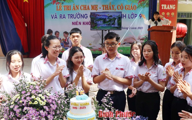 Tri ân ơn nghĩa cô thầy! Tri ân ơn nghĩa cô thầy!