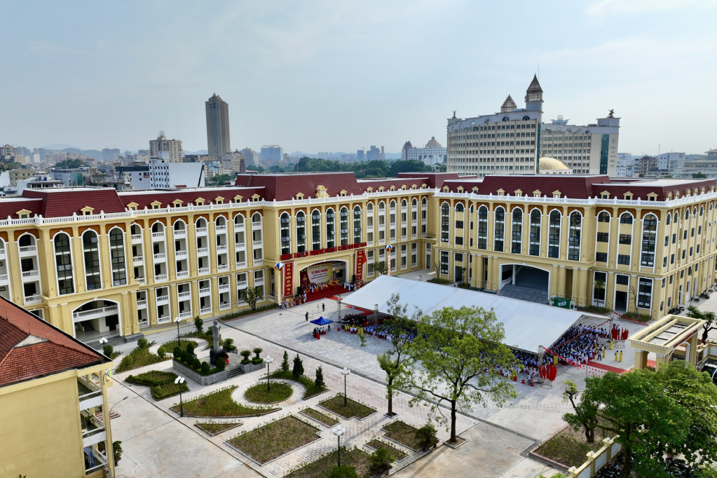 Triển khai hiệu quả ba đột phá chiến lược