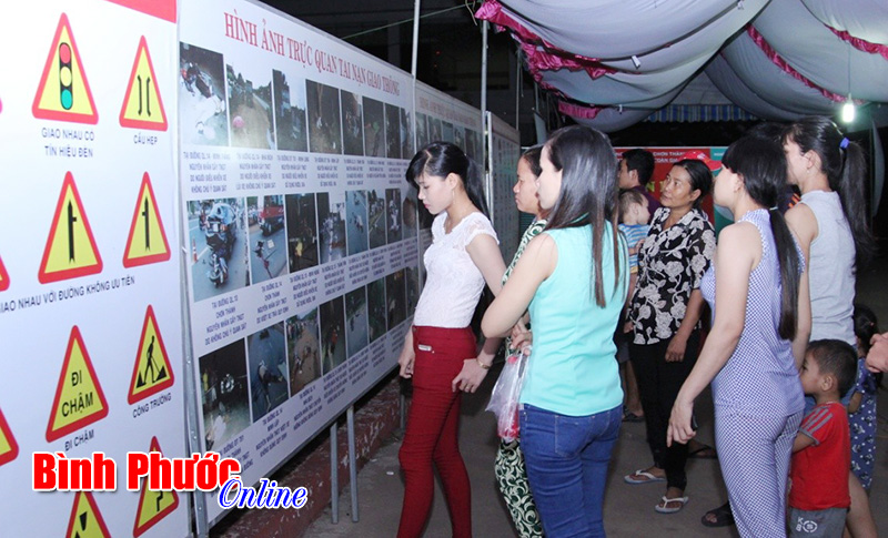 Triển lãm tranh, ảnh hiện vật an toàn giao thông Triển lãm tranh, ảnh hiện vật an toàn giao thông