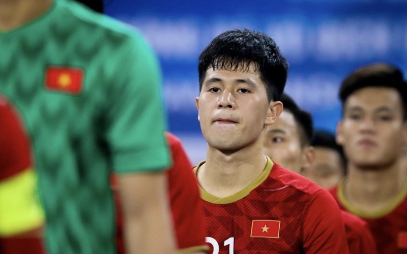 Trung vệ Đình Trọng tái phát chấn thương Trung vệ Đình Trọng tái phát chấn thương