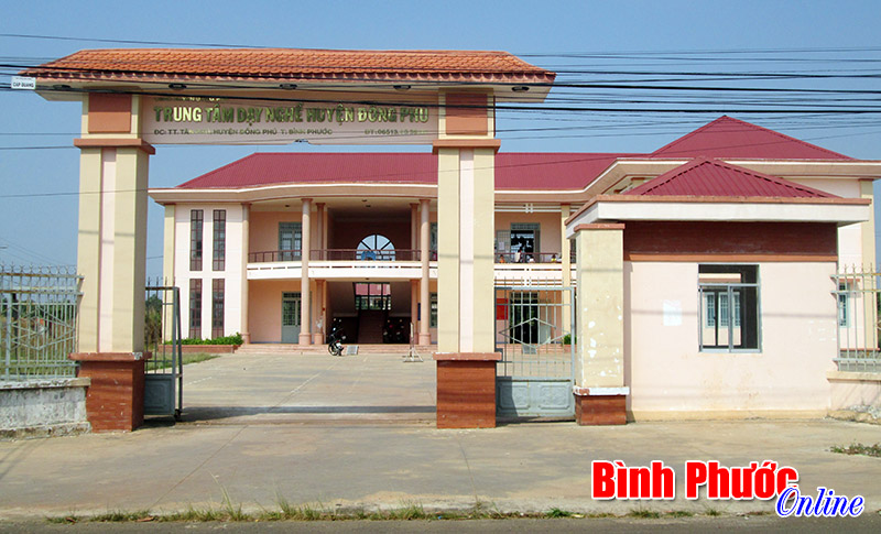 Trung tâm dạy nghề xây tiền tỷ rồi... bỏ không