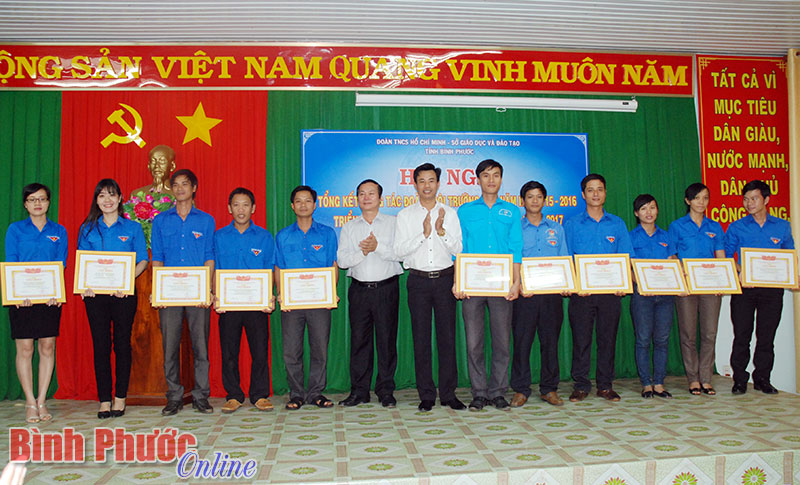 Trung ương Đoàn khen thưởng 53 tập thể, cá nhân đoàn - đội trường học