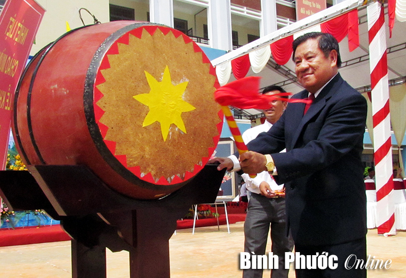 Trường THPT chuyên Bình Long khánh thành và khai giảng năm học mới