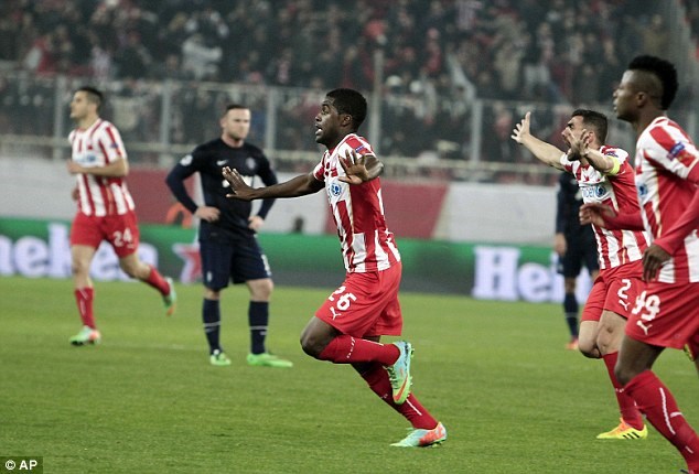 Olympiakos tạo nên cú sốc khi đánh bại Manchester United Olympiakos tạo nên cú sốc khi đánh bại Manchester United
